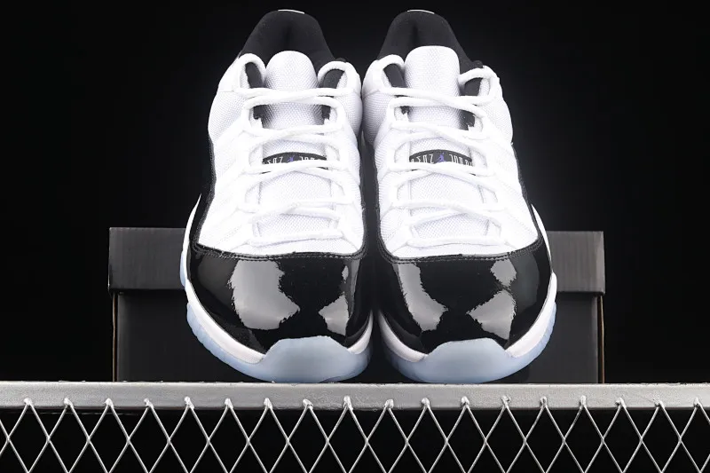 All Categories Air Jordan Jordan Series Basketball Shoes Air Jordan 11 Pure Original Version Air Jordan 11 Low "Concord" AJ11 Concord White Black Original Label Real Carbon Fiber Low-top Basketball Shoes 528895-153